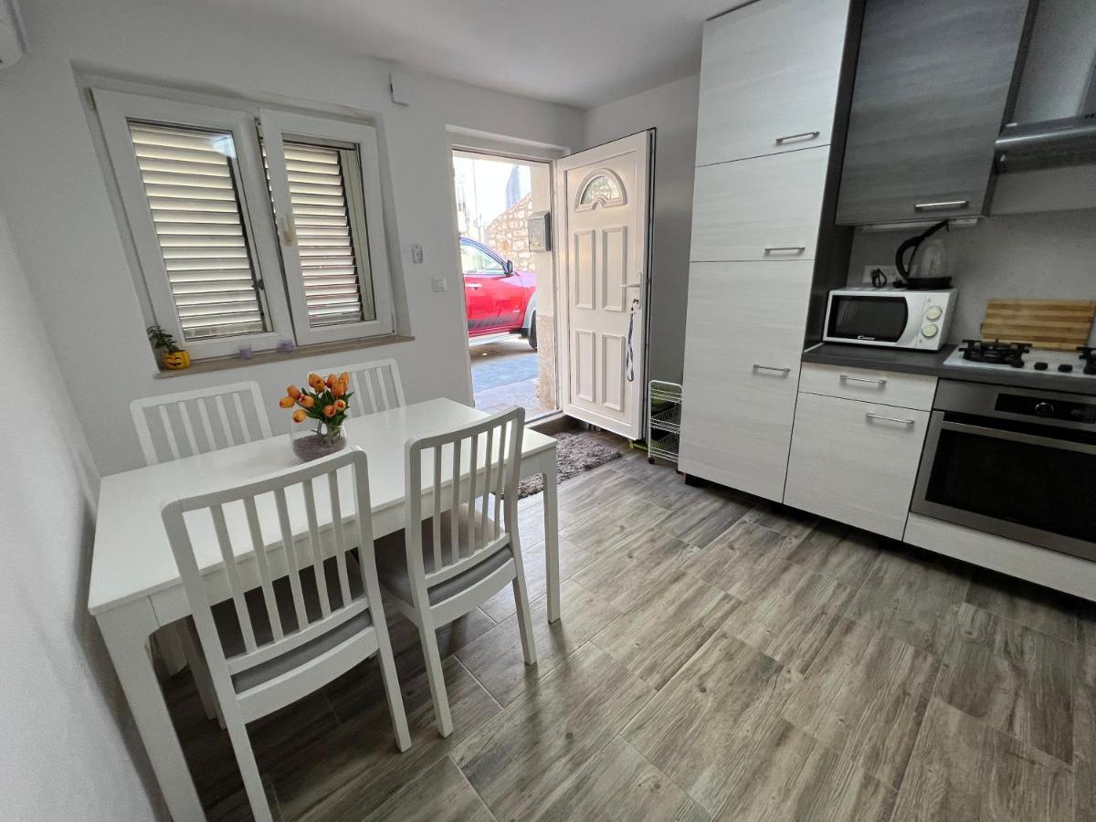 Mac Hulas By The Sea Appartement Tisno
